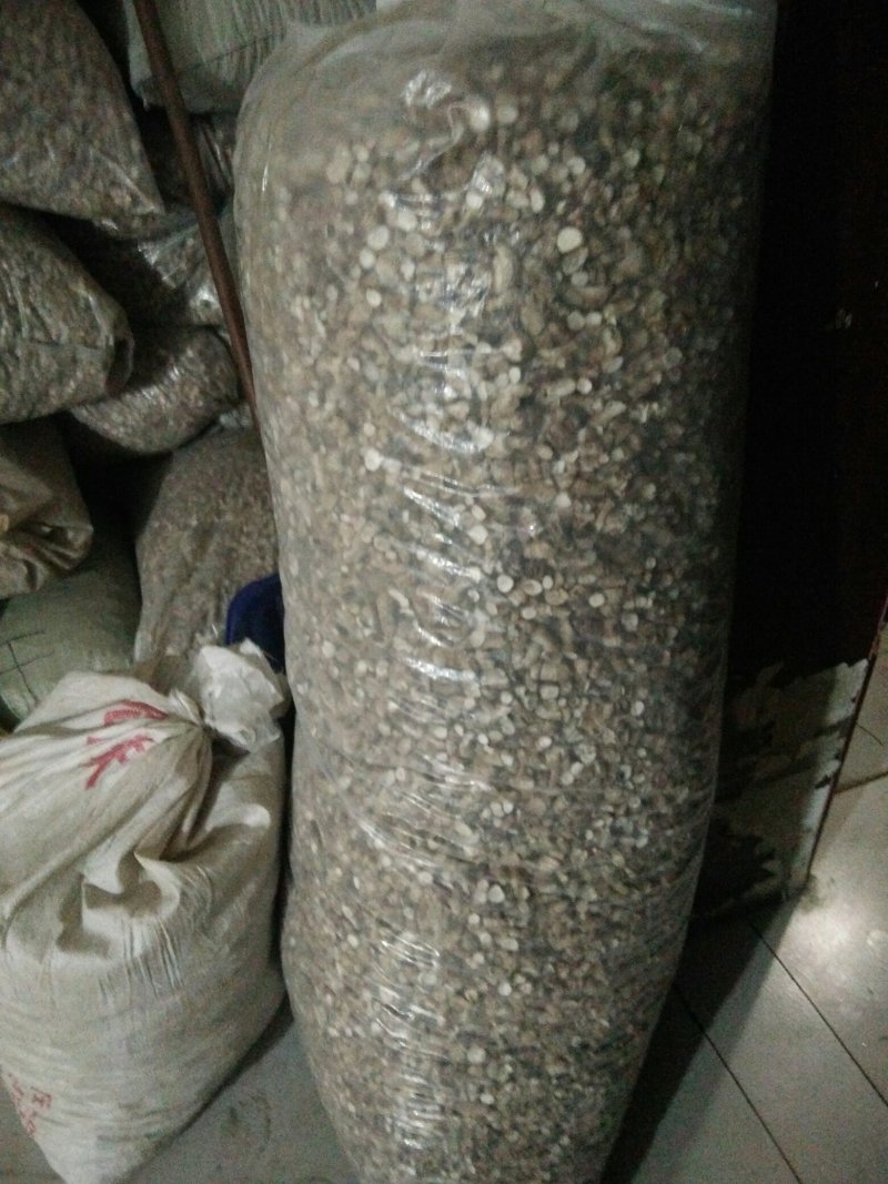 河南内乡香菇腿各种规格，年供应500吨，对接食品加工厂