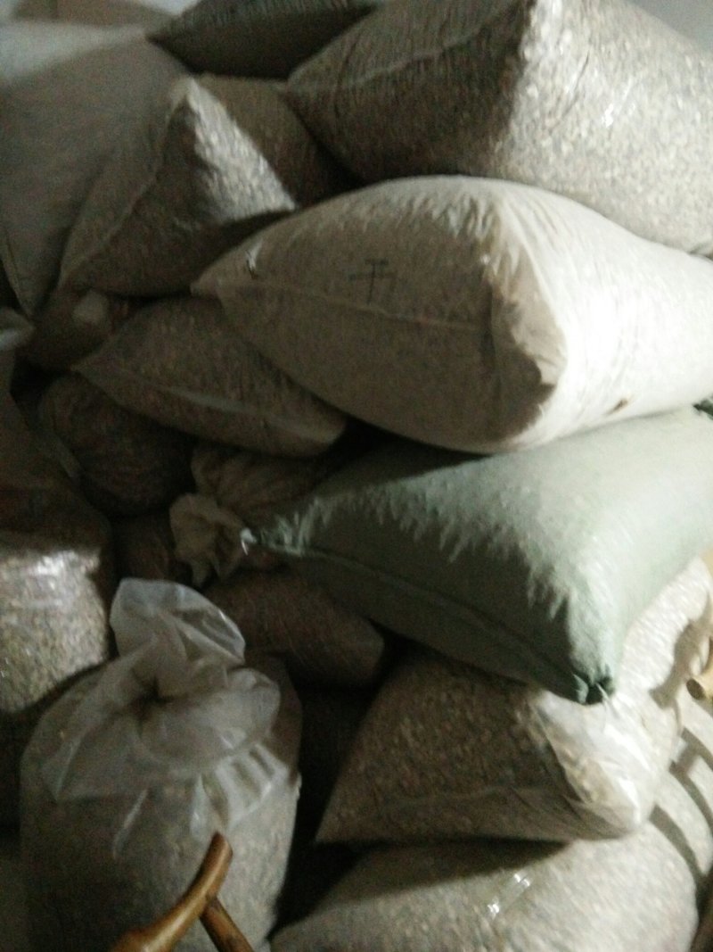 河南内乡香菇腿各种规格，年供应500吨，对接食品加工厂