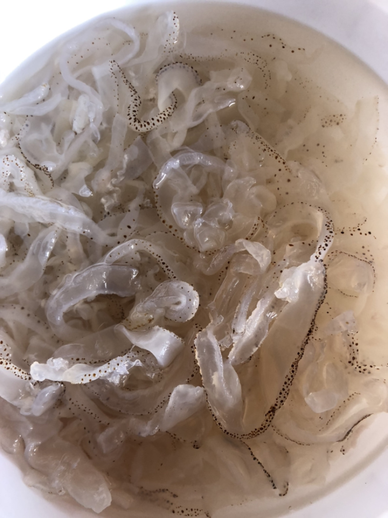 凉皮海蜇是一种重要的营养食品一件也是批发价格