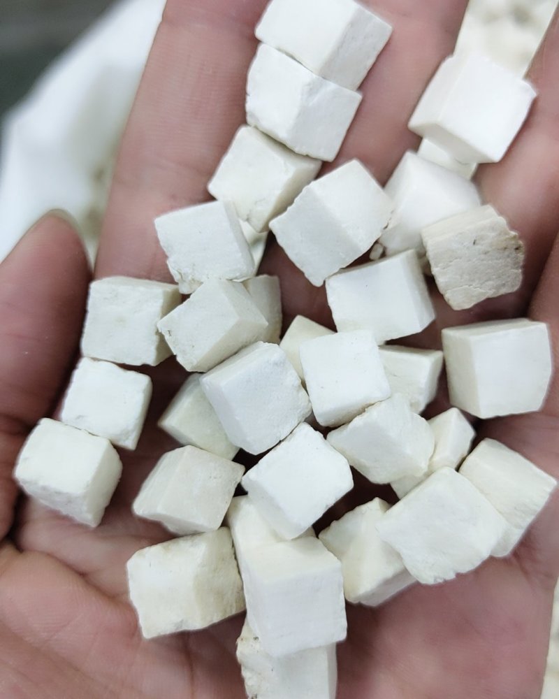 云南茯苓丁颜色白丁型完整量大从优