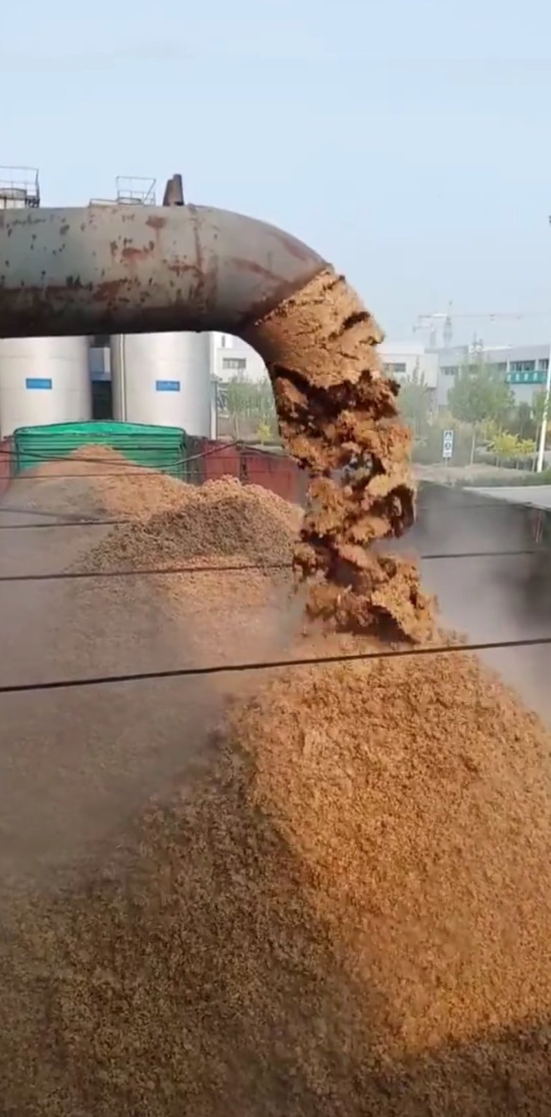 本公司常年供应新鲜啤酒糟