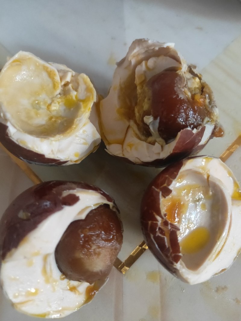 破损鸭蛋咸鸭蛋烤鸭蛋