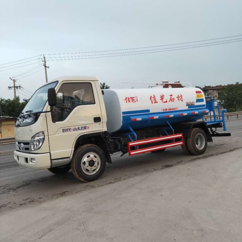 大型洒水车