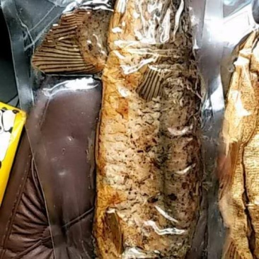酥鱼龙乡特产味道鲜美老少皆宜