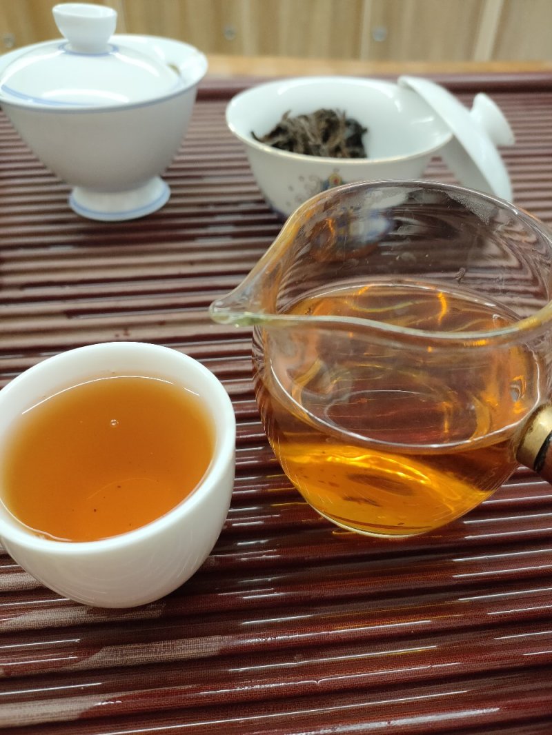 古树红茶，昔归古树红茶，香气好，特别耐，实体买过的都说好