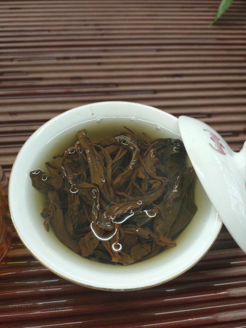 古树红茶，昔归古树红茶，香气好，特别耐，实体买过的都说好