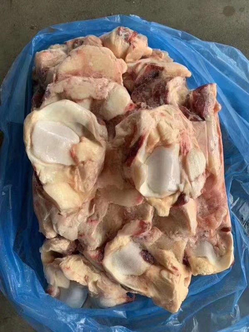 原装牛窝骨，牛膝盖骨，肉多筋满不肥，价格合适，手续齐全