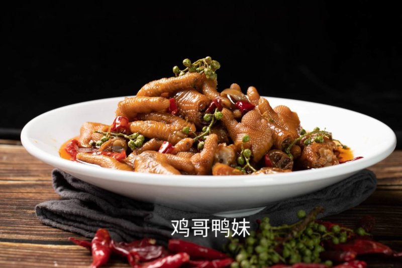 麻辣鸡爪，开袋即食优质原料工厂直供量大价优全国招代理