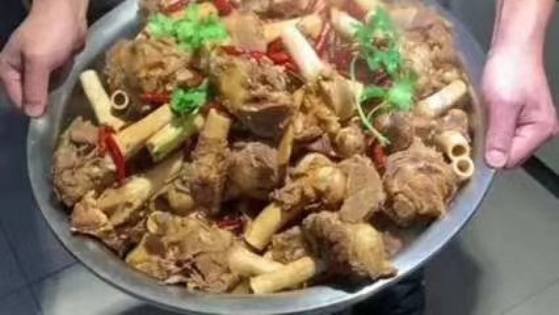 羊肱骨，带肉羊棒骨，网红款吃肉肉吸骨髓。