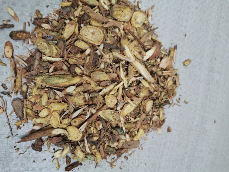 特价黄芩货原产地，黄芩干个，黄芩，产地供应量大从优
