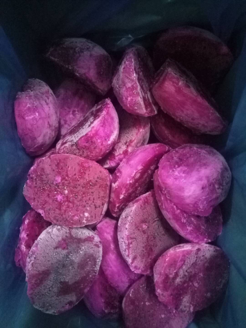 红心火龙果速冻块原料大量供应，可直接食用或用来加工