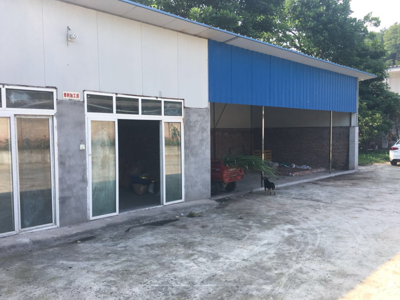 养殖场转让可以养殖羊牛鸡鸭鹅兔手续齐全！