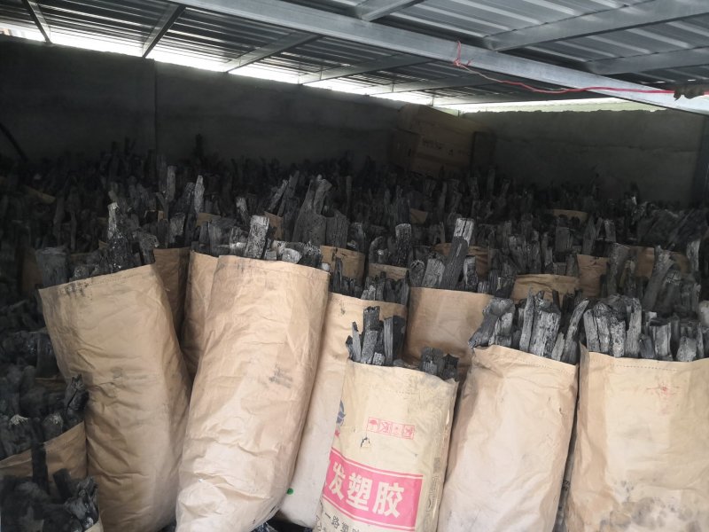 炭，白炭，栎木白炭，菊花炭，青杠炭，长炭，烧烤炭，烤火炭