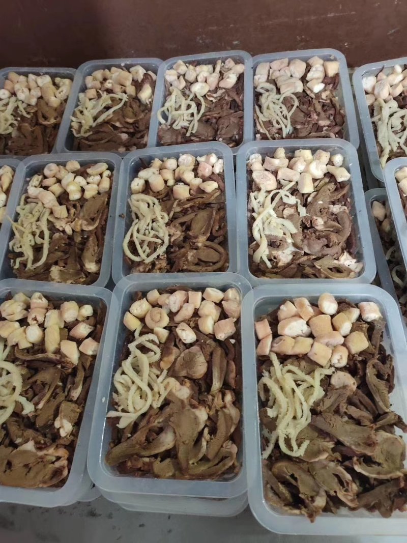 锡林郭勒草地熟羊杂，有心肺。肥肠，肚丝，价格不同比例不一
