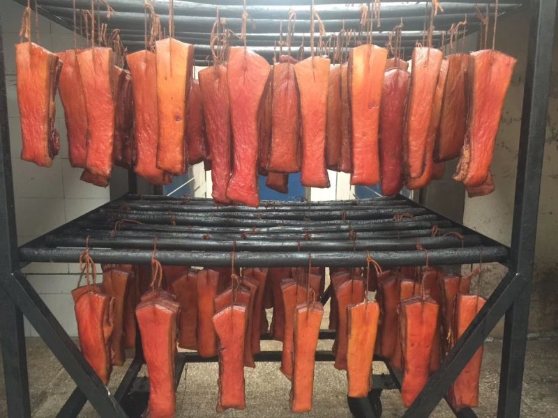 湘西腊肉，腊猪脚