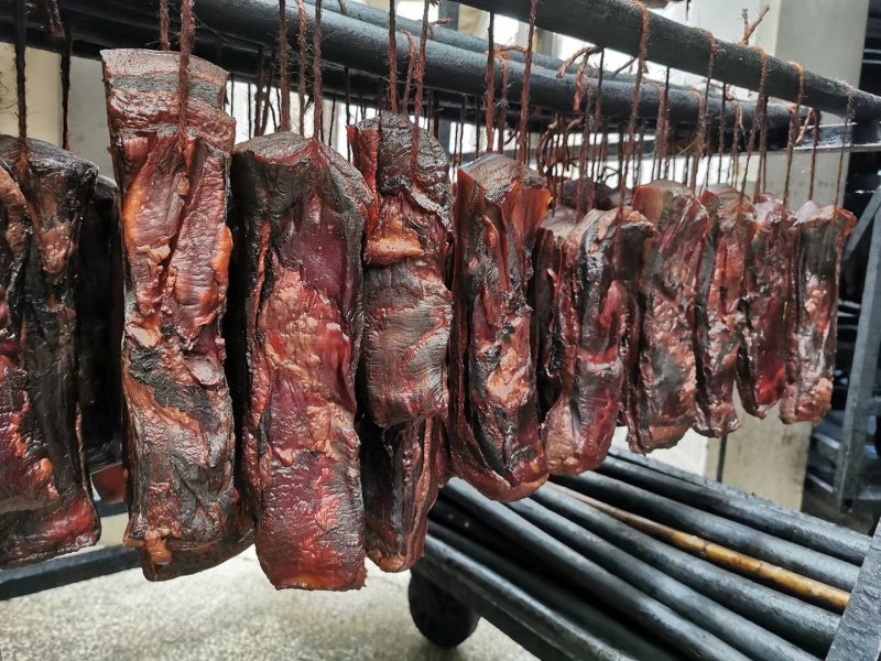 湘西腊肉，腊猪脚