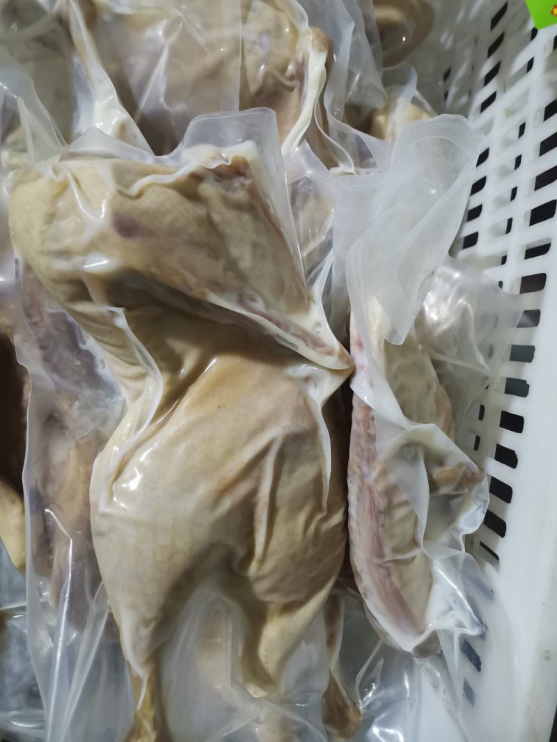 经典卤香咸水鸭，真空装，开袋即食，每袋半只，重量一斤多
