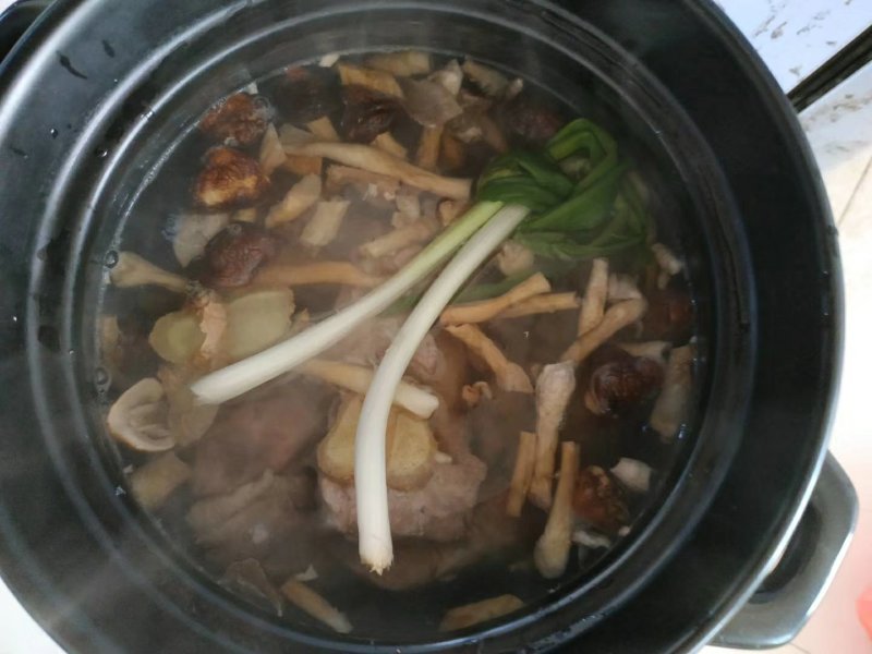 蘑菇干，食用菌，蘑菇干，野生蘑菇，菜菇，姬松茸，次菇