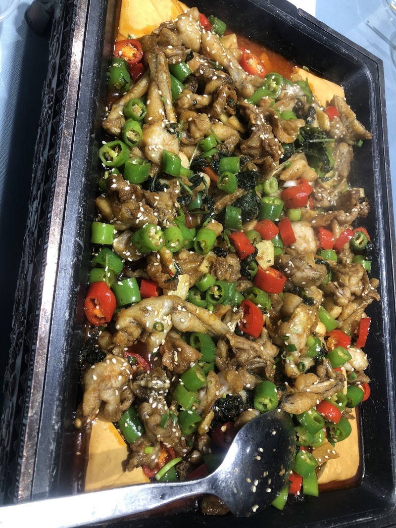 牛蛙酱料。一酱一菜，标准出品
