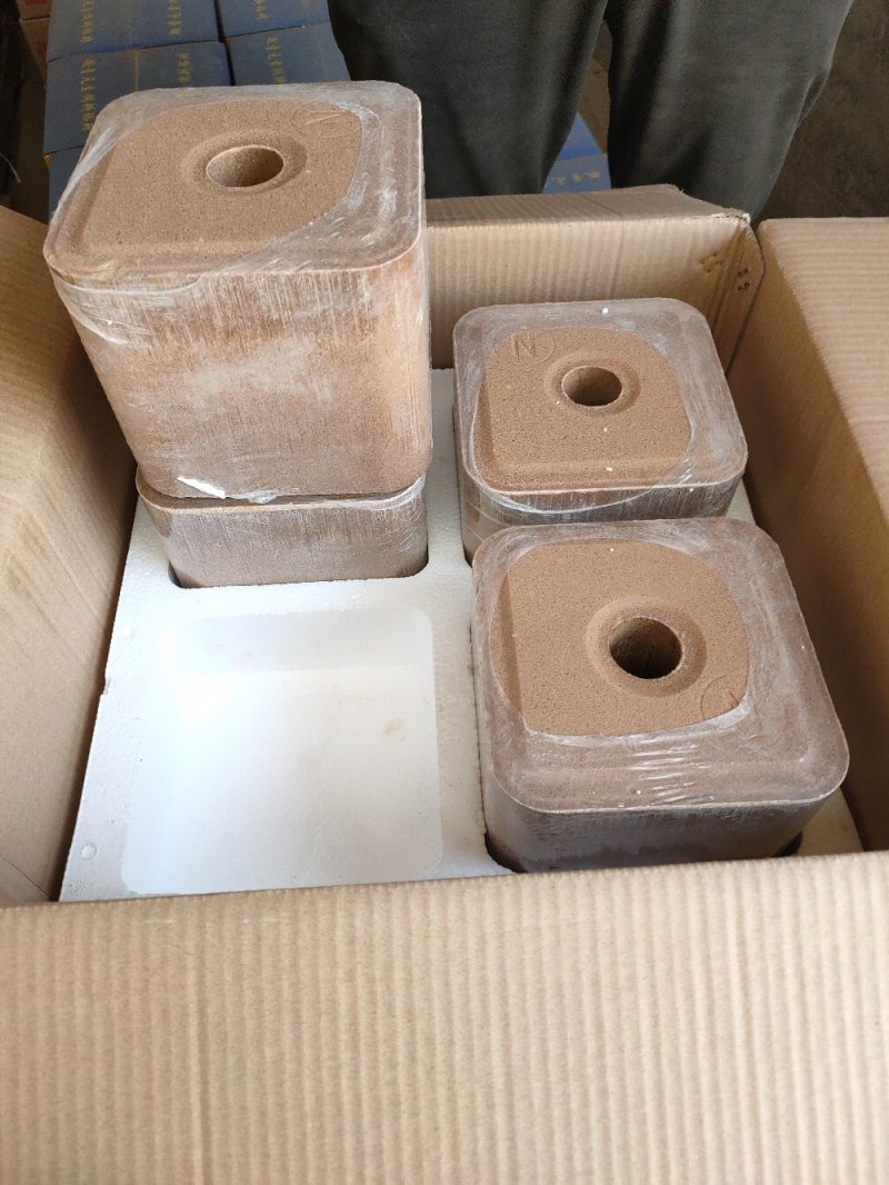 欢蓄牛羊舔砖高档泡沫箱包装成本高含量高用于牛羊使用