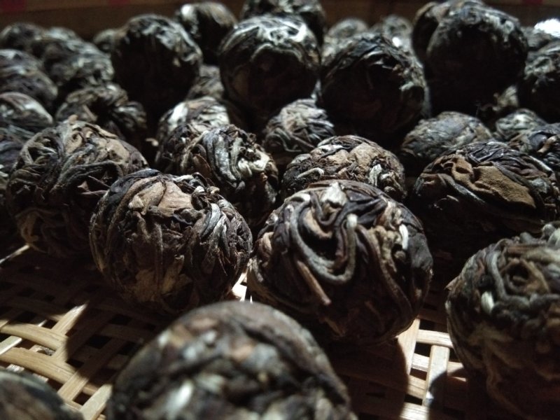 西双版纳原生态普洱茶白茶