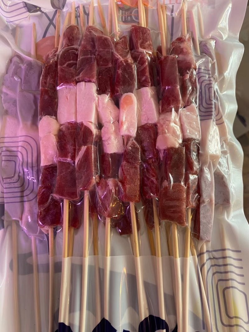 内蒙古锡林郭勒草原羊肉串，精选羔羊元宝肉，供应烧烤店