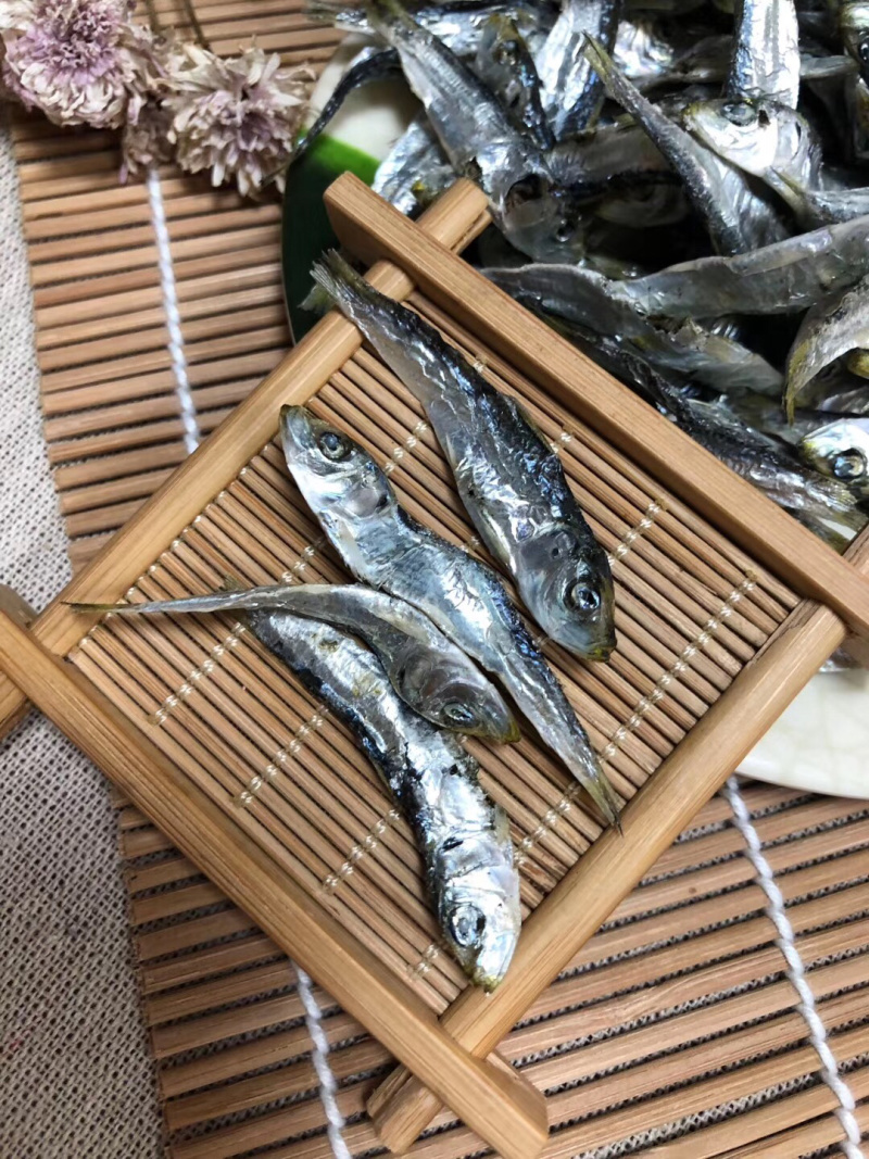 当季的小青兰，自家晒的小鱼干