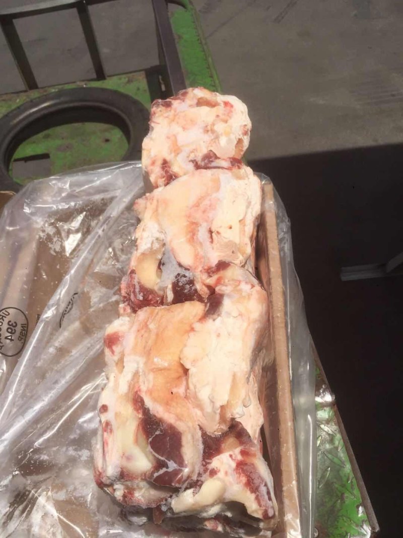 原装牛窝骨，牛膝盖骨，肉多筋满不肥，价格合适，手续齐全