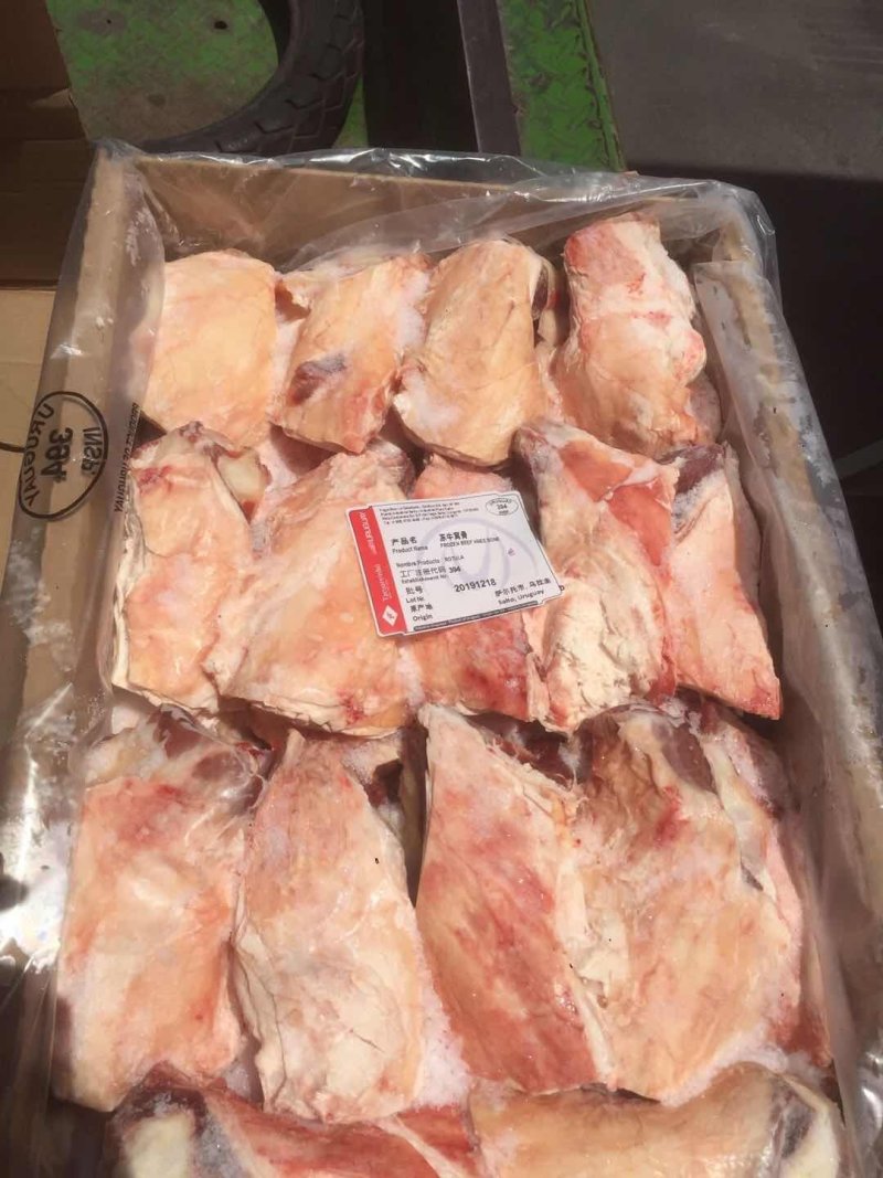 原装牛窝骨，牛膝盖骨，肉多筋满不肥，价格合适，手续齐全