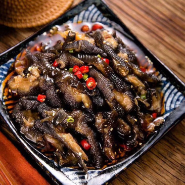 网红无骨乌鸡爪，黑鸡爪，去骨鸡爪即食鸡爪