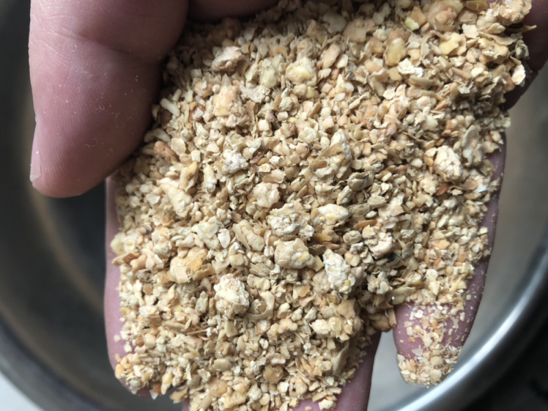 豆粕小料，以豆皮为载体，了降低成本