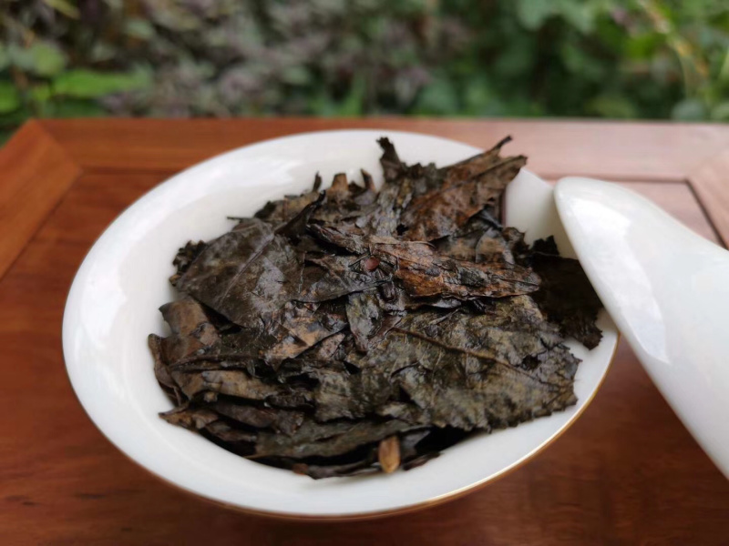广西梧州六堡茶，2005年生晒老茶婆砖（1000克）