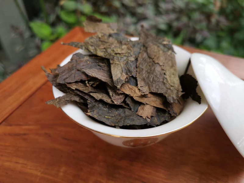 广西梧州六堡茶，2005年生晒老茶婆砖（1000克）