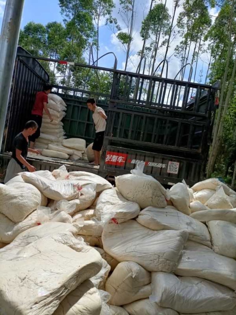 发酵的袋装豆渣是养殖朋友们的选择！而且成本可控制。