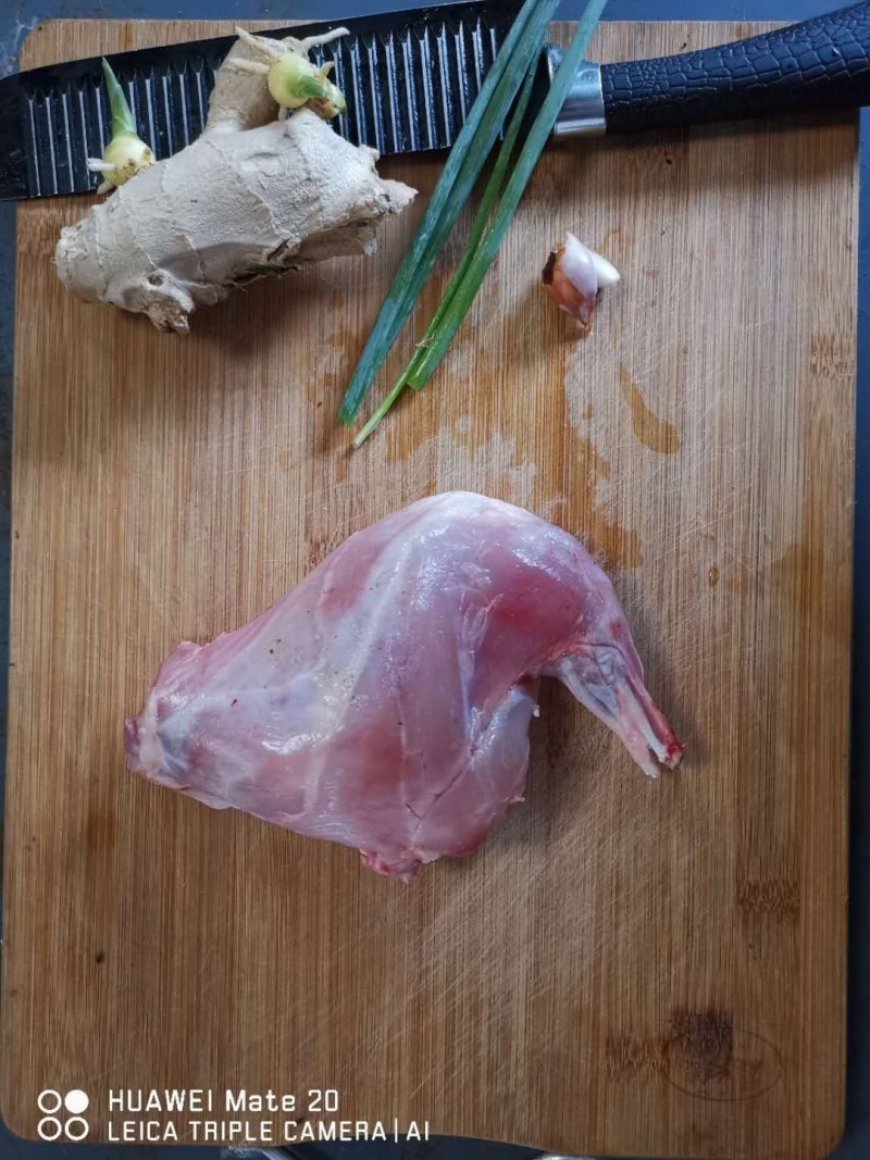 自产自销供应鲜新兔后腿兔大腿兔腿纯干速冻可真空包装