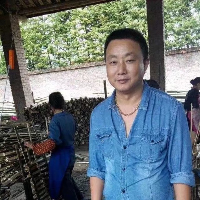 浙江安吉农户自产自销毛竹可以加工竹片，竹丝一切竹制品