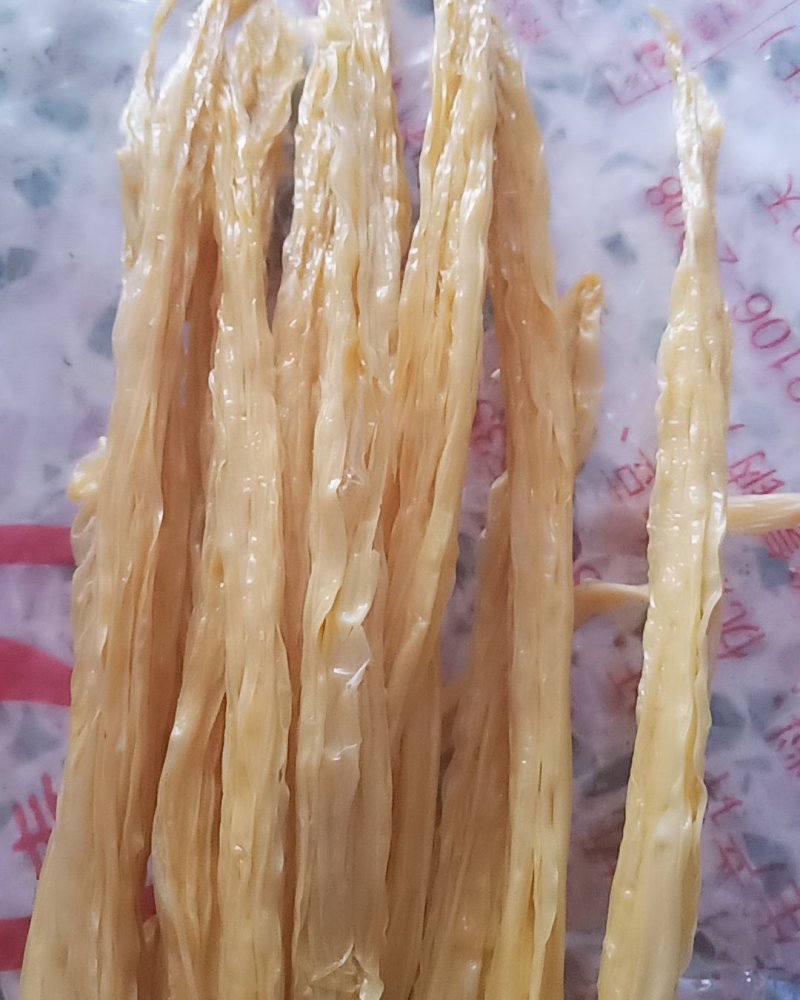 农家客家腐竹，纯手工自作，采用纯黄豆，不添加色素