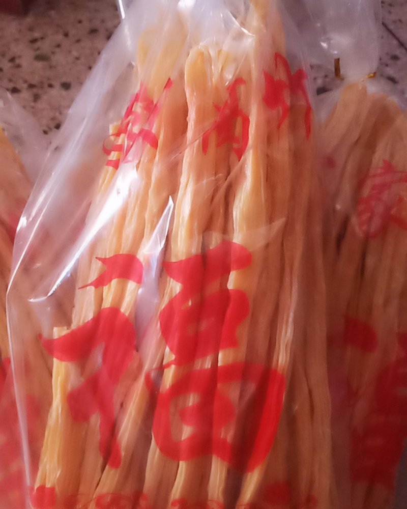 农家客家腐竹，纯手工自作，采用纯黄豆，不添加色素