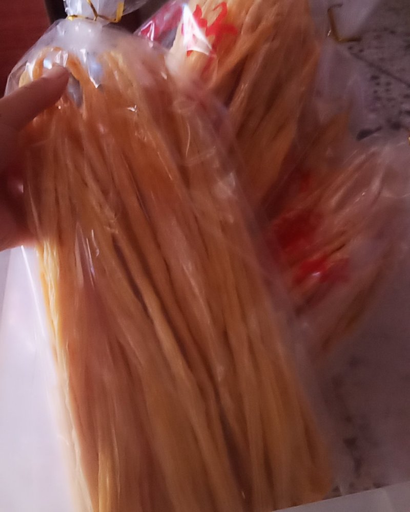 农家客家腐竹，纯手工自作，采用纯黄豆，不添加色素