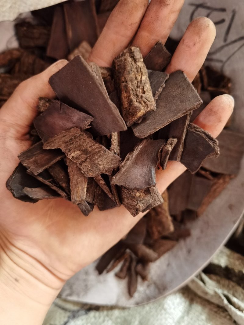 杜仲中药材杜仲片杜仲皮野生杜仲原色无添加正品质量