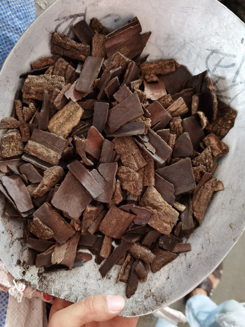 杜仲中药材杜仲片杜仲皮野生杜仲原色无添加正品质量