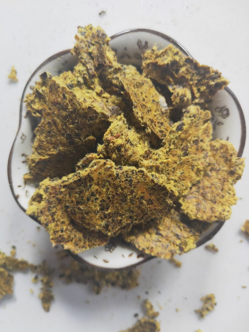 棉饼棉籽饼、粕是棉籽榨油后的副产物。压榨取油后的称饼，
