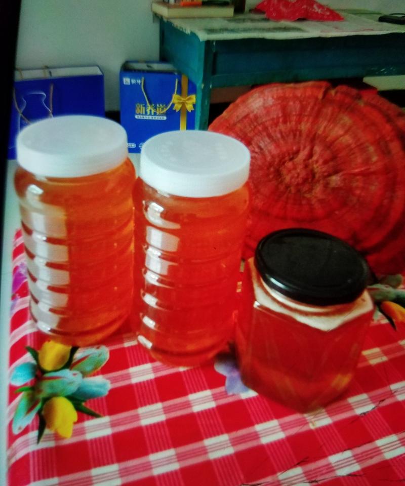 豫西深山土蜂蜜、老巢蜜，自家蜂场生产，纯手工制作，佳品。