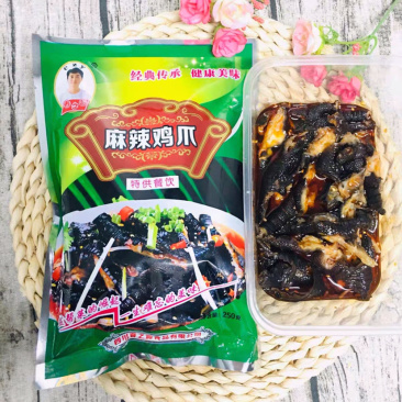 开袋无骨黑鸡爪香辣鸡爪每包250克麻辣鸡爪