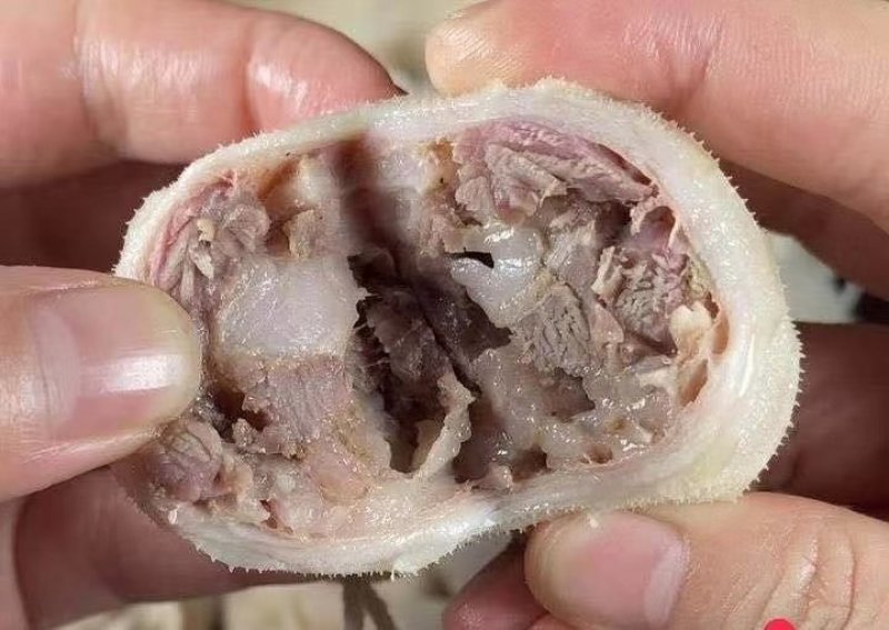 肚包肉，一斤称4个均匀，质量看得见，纯手工切块实拍。