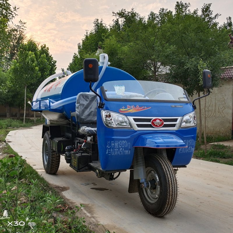 农用柴油三轮吸粪车，吸污车，自吸自排，分体泵、吸力大，