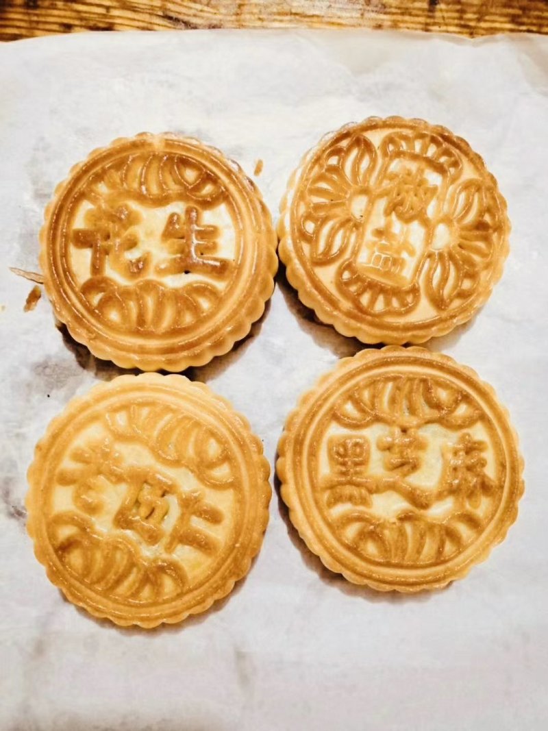 老式五仁月饼，各种口味。