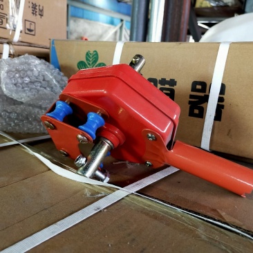 卷膜器电动卷膜器智能大棚卷膜器供应大量大棚配件