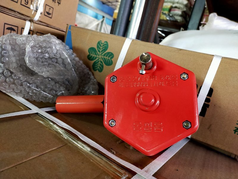 卷膜器电动卷膜器智能大棚卷膜器供应大量大棚配件
