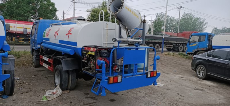 洒水车，三轮洒水车，二手洒水车，3方至15方洒水